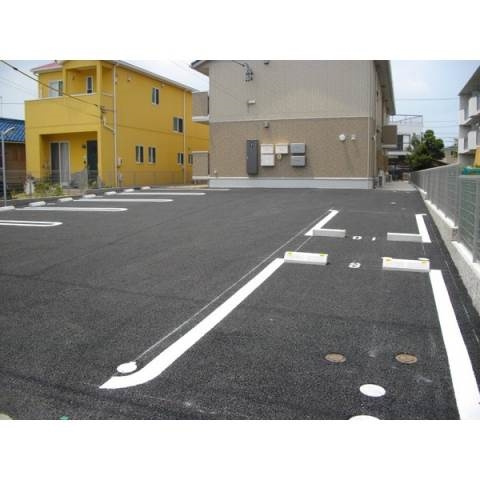 アルト8の駐車場