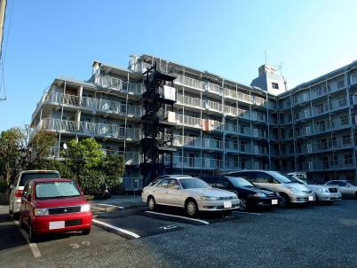 川崎大師第2スカイハイツの駐車場