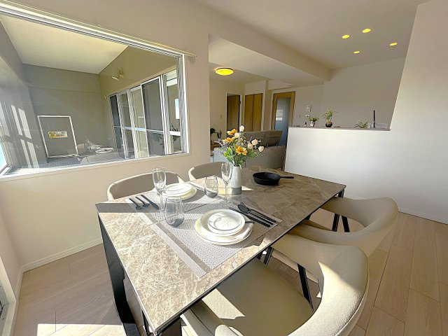 パラツィーナセシリア豊中の居間・リビング