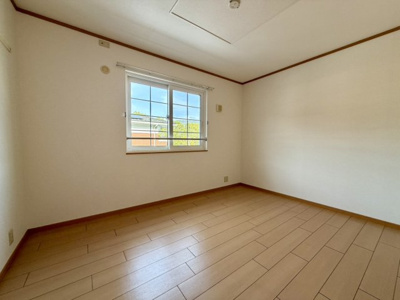 【内装】 | カノンⅡ | 明るい色調の室内です