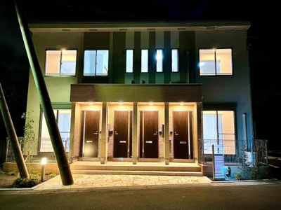 【外観】 | オレンジ | 外観写真（夜）