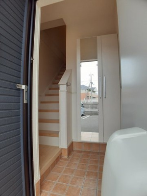 【玄関】 | カーサ・アンビシオン | きれいな玄関です