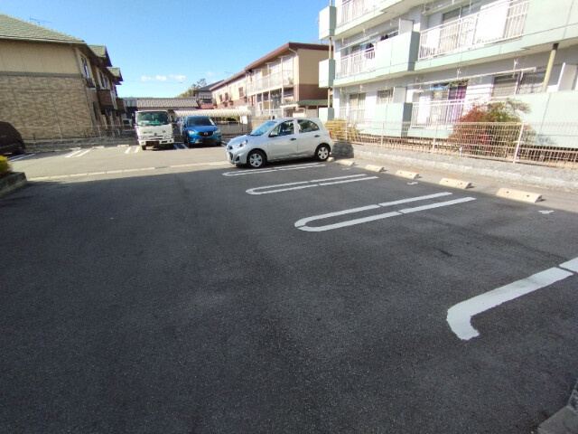 パークサイドソフィアの駐車場
