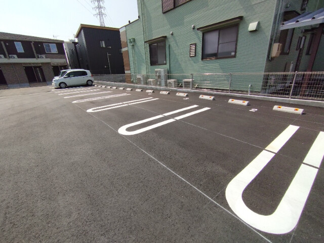 アムール青木の駐車場