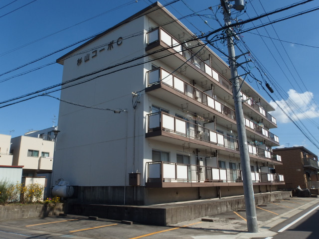 杉山コーポＣの外観