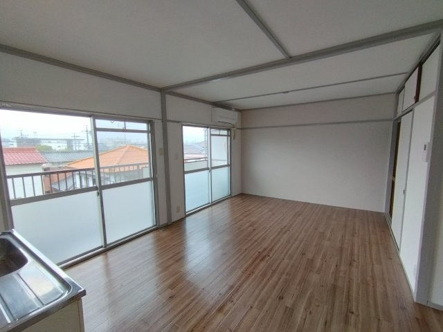 杉山コーポＣの居間・リビング