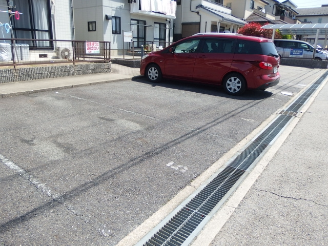 グリーンヒル光の駐車場