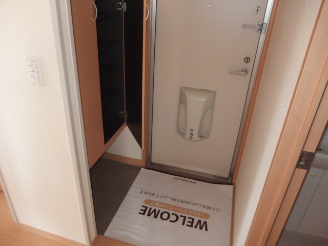 ジラソーレ（赤渋）の玄関