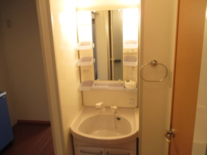 ジュネス　ヴィラージュの洗面所