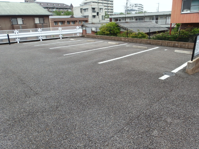 ションセイGの駐車場