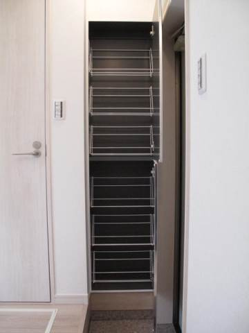 バーミープレイス喜多見Ⅱの玄関