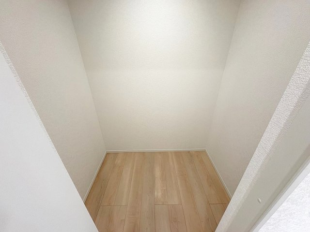 【収納】 | 新座市あたご3丁目　新築一戸建住宅　全1棟　(保谷店) | たくさん収納でき、お洋服選びが楽しくなるウォークインクローゼット。