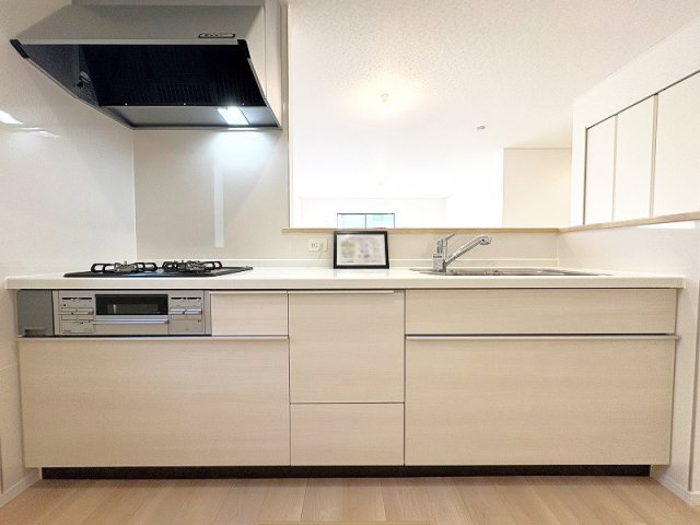 【キッチン】 | 新座市あたご3丁目　新築一戸建住宅　全1棟　(保谷店) | お子様を見守りながら、ご家族と会話しながらお料理が出来る対面式キッチン。