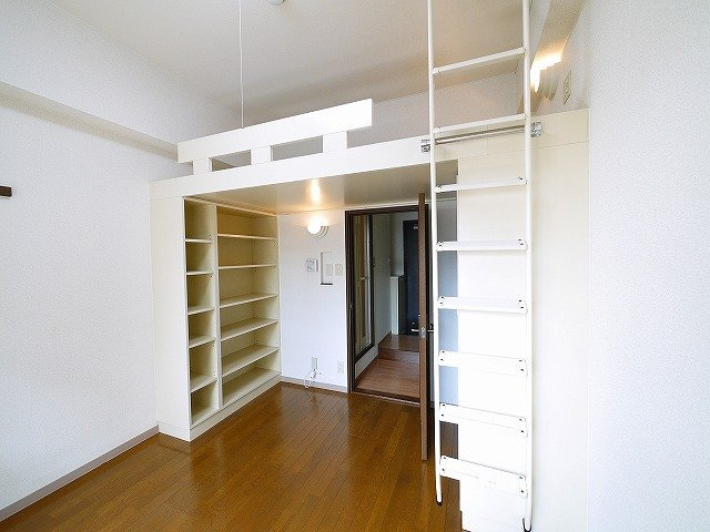 シティパレス西大寺北町Ｐ１の寝室|ゆとりの広さです