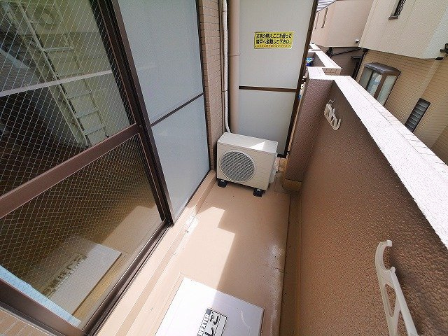 シティパレス西大寺北町Ｐ１のバルコニー|外からの目が気にならないバルコニーで洗濯物が干せます