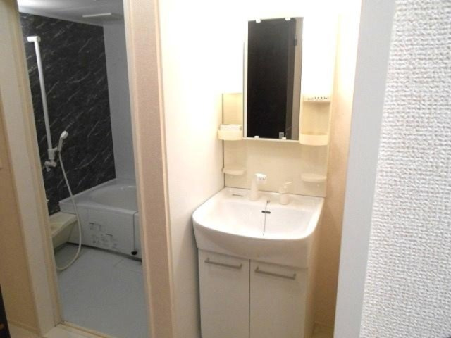 サンパルクの洗面所|ゆったりとスペースのある洗面所