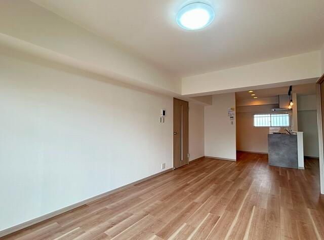 ニューコーポ港楽Ａ棟の居間・リビング