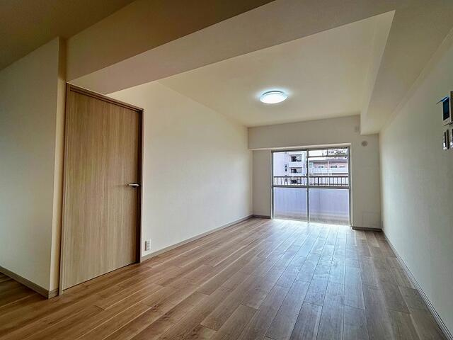 ニューコーポ港楽Ａ棟の居間・リビング