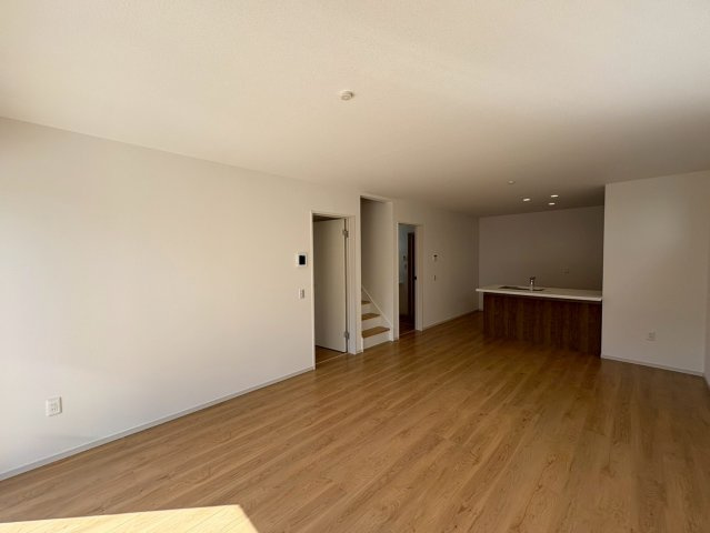 京都市伏見区醍醐古道町２号地の居間・リビング