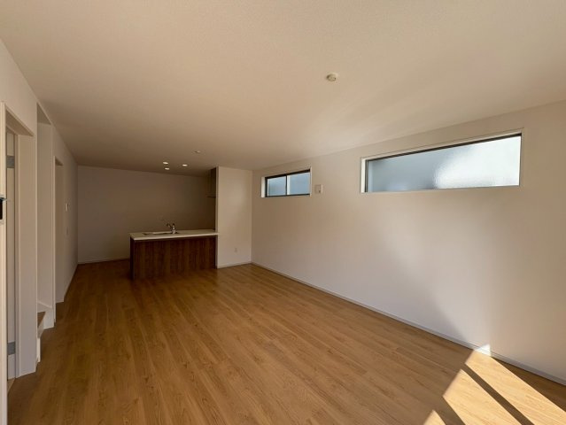 京都市伏見区醍醐古道町２号地の居間・リビング