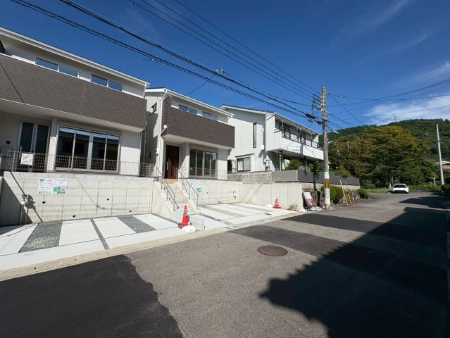 京都市伏見区醍醐古道町２号地の前面道路含む現地写真