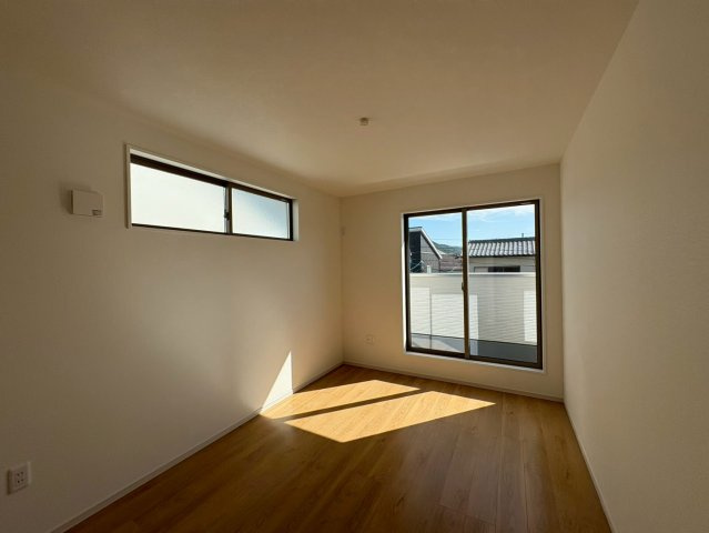 京都市伏見区醍醐古道町２号地の洋室