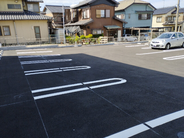 ヒカルサ岡崎蓑川町の駐車場