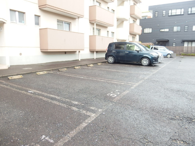 シャトー南の駐車場