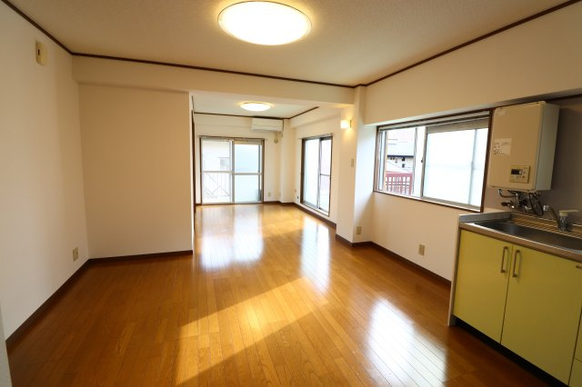 アイケービルの居間・リビング|使いやすい居間です