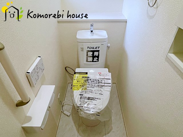 桶川市坂田　10期　新築一戸建て　ブルーミングガーデン　01のトイレ|10/31　撮影