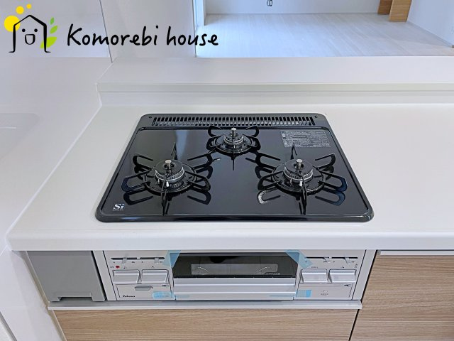 桶川市坂田　10期　新築一戸建て　ブルーミングガーデン　01のキッチン|10/31　撮影