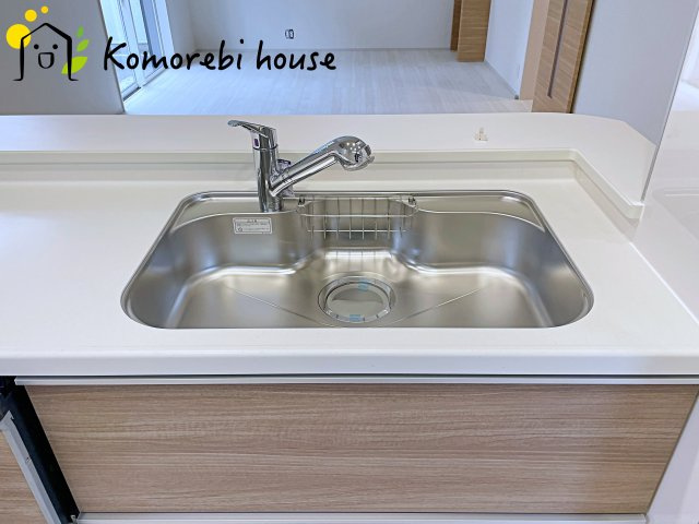 桶川市坂田　10期　新築一戸建て　ブルーミングガーデン　01のキッチン|10/31　撮影