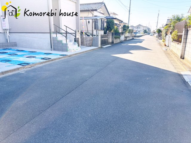 桶川市坂田　10期　新築一戸建て　ブルーミングガーデン　01の前面道路含む現地写真|10/31　撮影