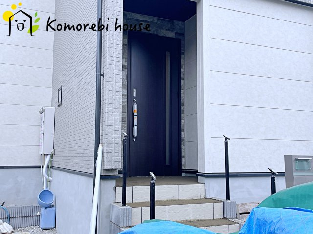桶川市坂田　10期　新築一戸建て　ブルーミングガーデン　01の玄関|10/31　撮影