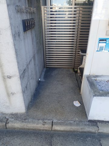 グランエッグス新大塚Eのエントランス