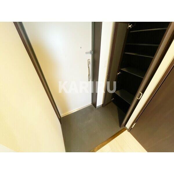 オズレジデンス今里NORTHの玄関