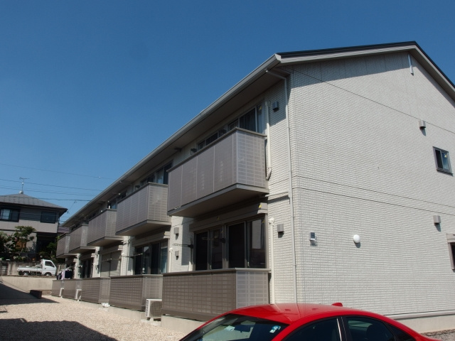 アヴァンセ岡町の外観