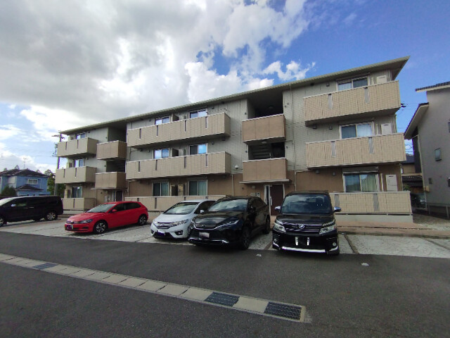 ブロッサムA棟の外観