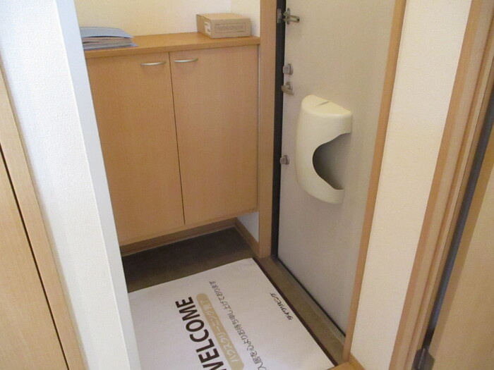 メゾン四季彩の玄関