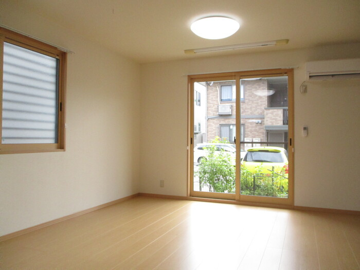 メゾン四季彩の居間・リビング