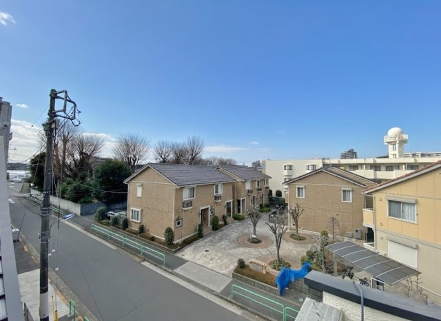 練馬区平和台4丁目 限定1棟のその他|―施工例写真―
足を伸ばしてゆったりとお寛ぎいただける一坪タイプのユニットバス
お子様とのご入浴も快適な広さです