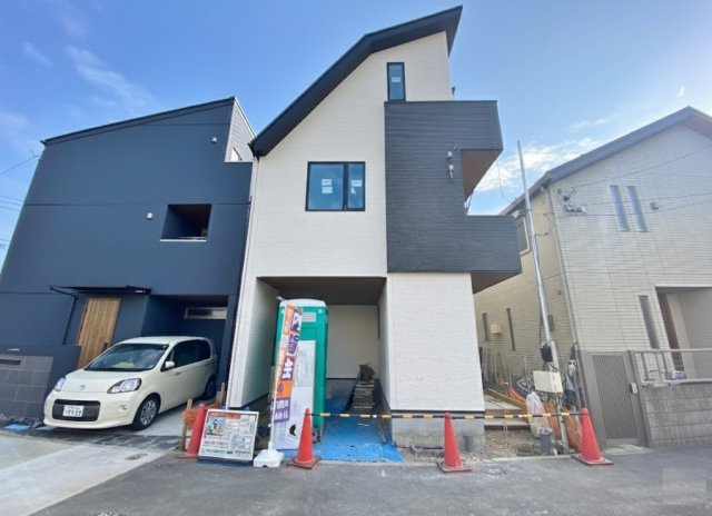 練馬区平和台4丁目 限定1棟の外観|－練馬区平和台4丁目　限定1棟－
只今一生懸命建築中です♪♪
完成後には確認できない基礎や構造躯体をご覧いただける良い機会になります
是非現地にてご見学ください！