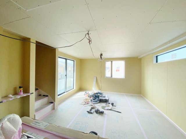 練馬区平和台4丁目 限定1棟の外観|建物東側は神社につき光と風を享受する快適な立地です