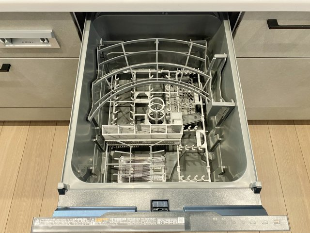 練馬区平和台4丁目 限定1棟のその他|―施工例写真―
ガラストップコンロ(標準仕様)
強さと美しさを兼ね備えたガラストップコンロでお手入れ簡単♪