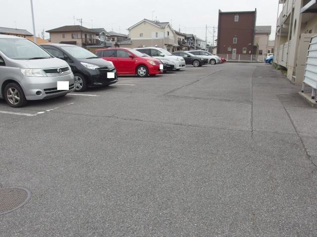 アビタシオン酒井の駐車場