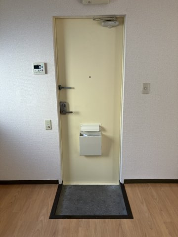 エクセレントハイムの玄関