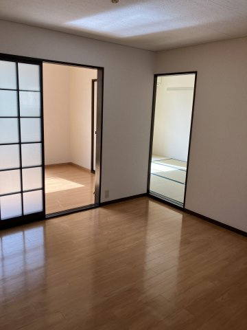 エクセレントハイムの居間・リビング