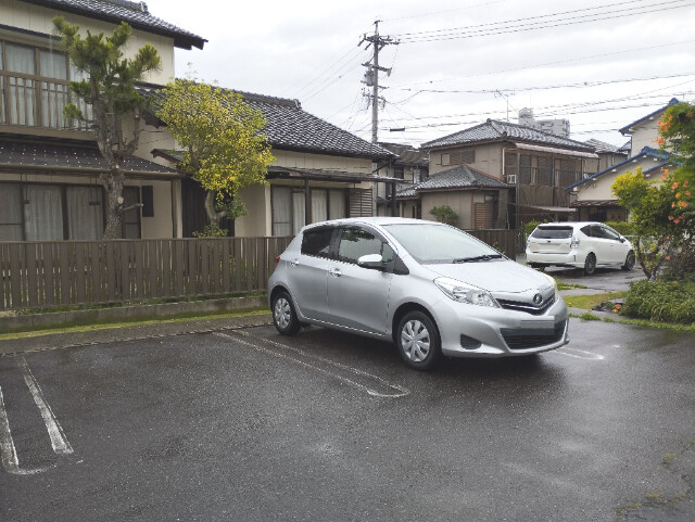 宮地貸家の駐車場
