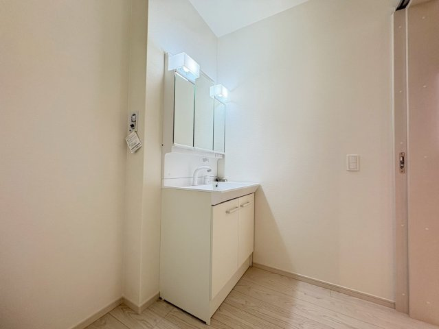 京都市伏見区醍醐大高町2号地の洗面所