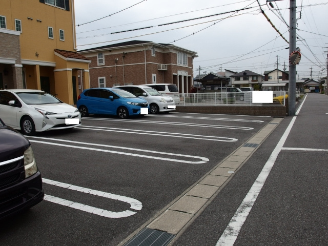プリムローズⅡの駐車場